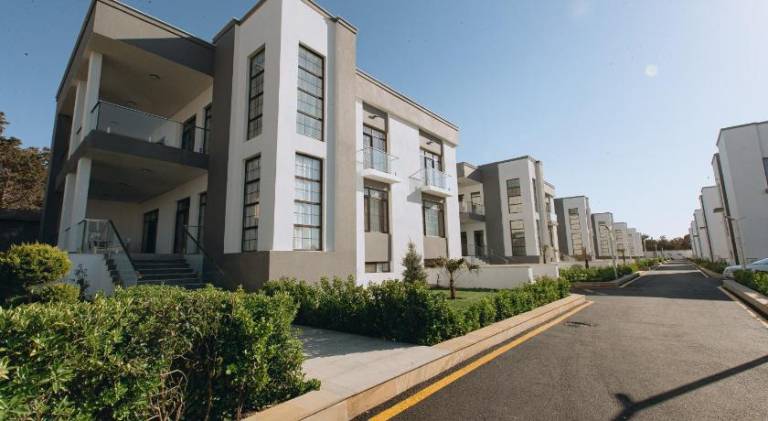 Villa with pool, yard & terrace | Pet-friendly in Baku