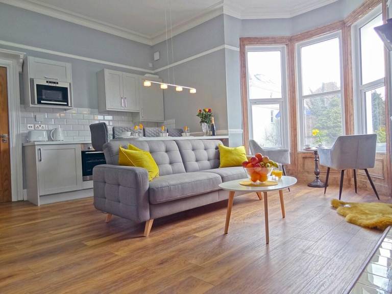 Apartment with terrace in Llandudno