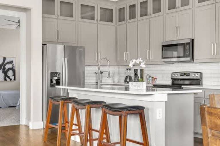 Trinity Groves Retreat Large Modern 5 BR Home — photo 2