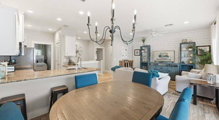 Fully equipped beautiful vacation home with barbeque & pool | Pets allowed — photo 3