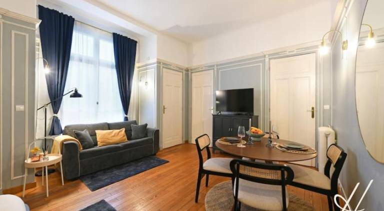 Holiday apartment | Close to Arc de Triomphe in Courbevoie