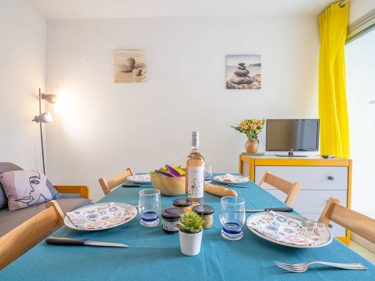 Apartment with terrace — photo 3