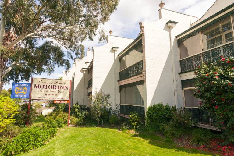 Motel  Croydon North