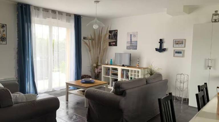 Gite with barbecue, yard & terrace — photo 2