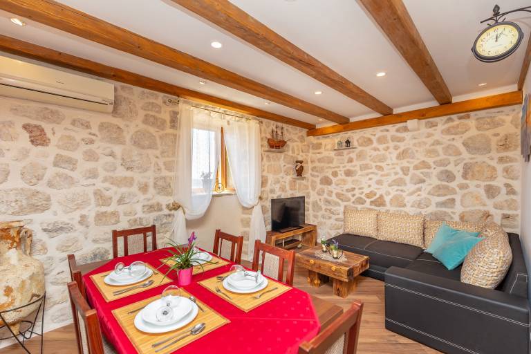 Fully equipped pleasant house with terrace | Pets are welcome — photo 5