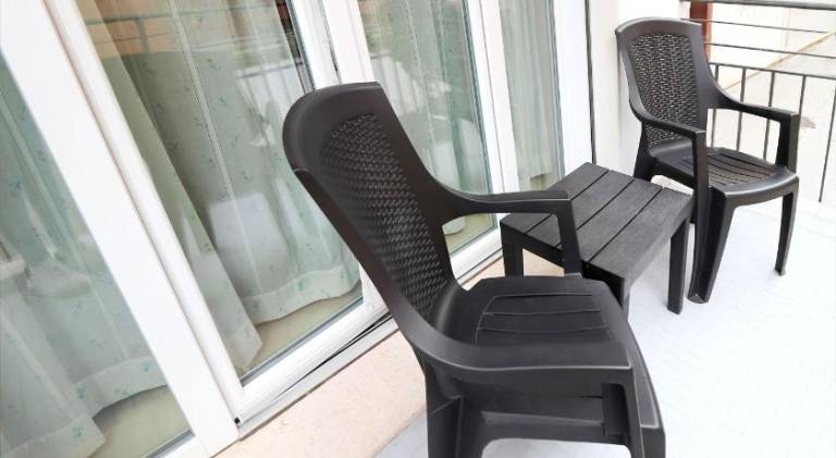 Holiday apartment with terrace & garden — photo 4