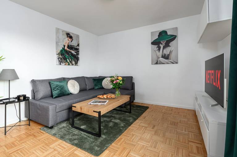 Holiday apartment with fast internet | Near Palace of Culture and Science — photo 2