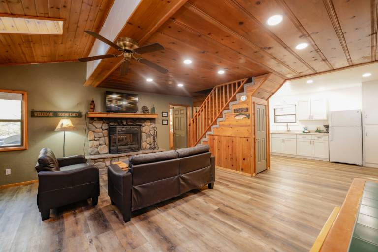 Cabin with jacuzzi & barbeque | Mountain view — photo 4