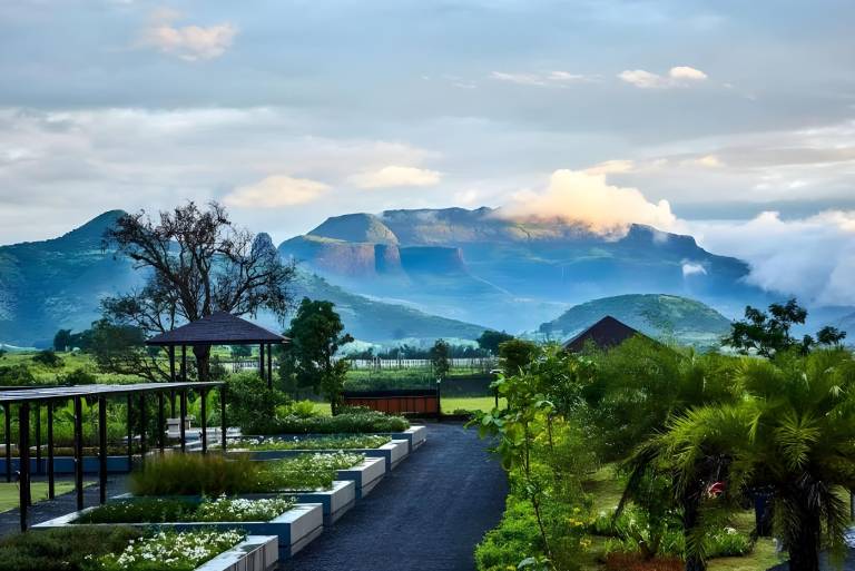 Viveda Wellness Resort in Trimbak