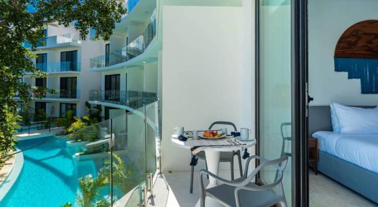 Holiday apartment with pool — photo 2