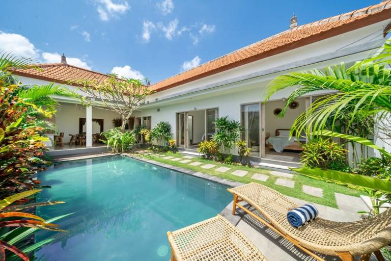 Villa 3 bedroom 3 bathroom private swimming pool in Canggu