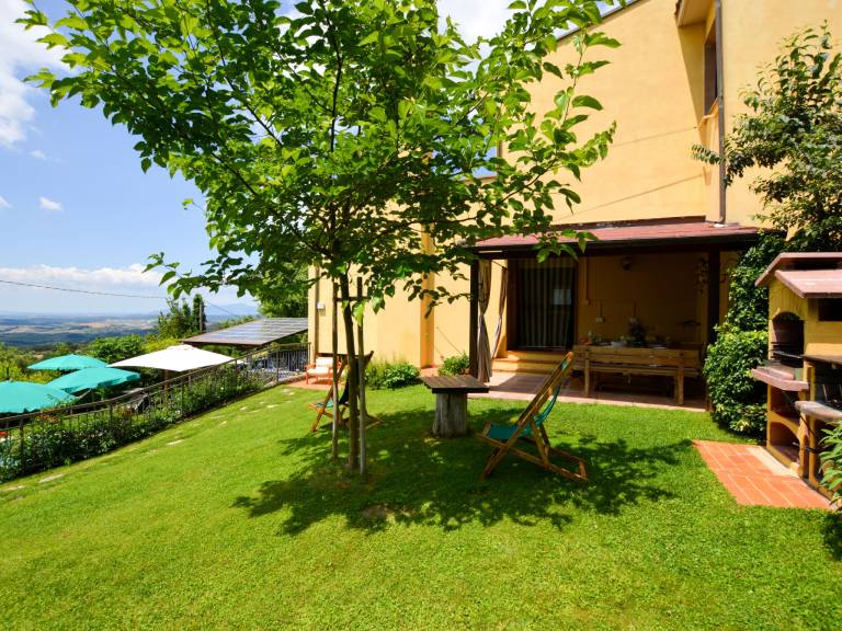 Vacation home with garden, BBQ & terrace — photo 3