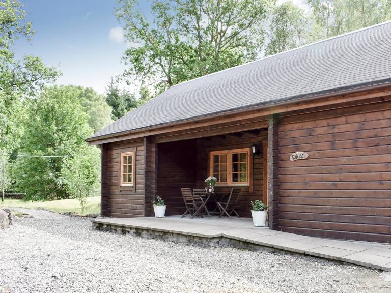 Cottage with garden | River view in Stirling