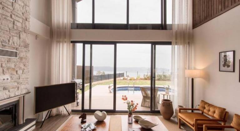 Villa with terrace, barbeque & pool — photo 3