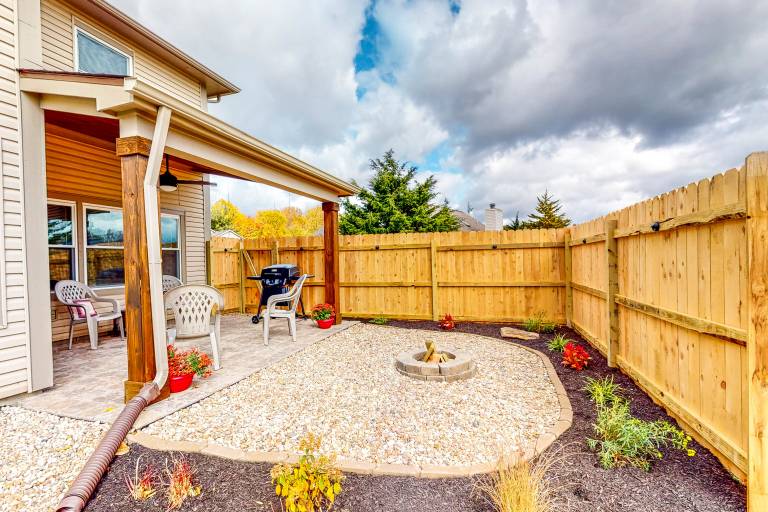Indy Home w/ Dog-Friendly Yard! 9 Mi to Dtwn — photo 4