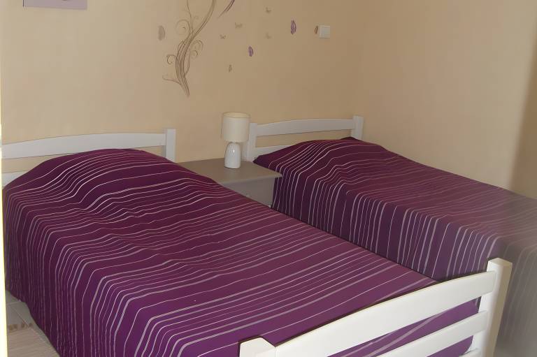 Family-oriented wonderful cottage with pool, barbeque & fast internet | Garden view | Pets allowed — photo 3