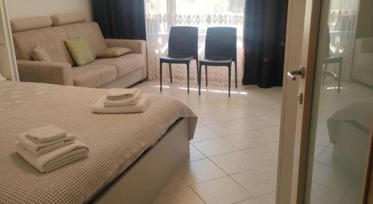 Apartment with 1 room for 4 persons — photo 2