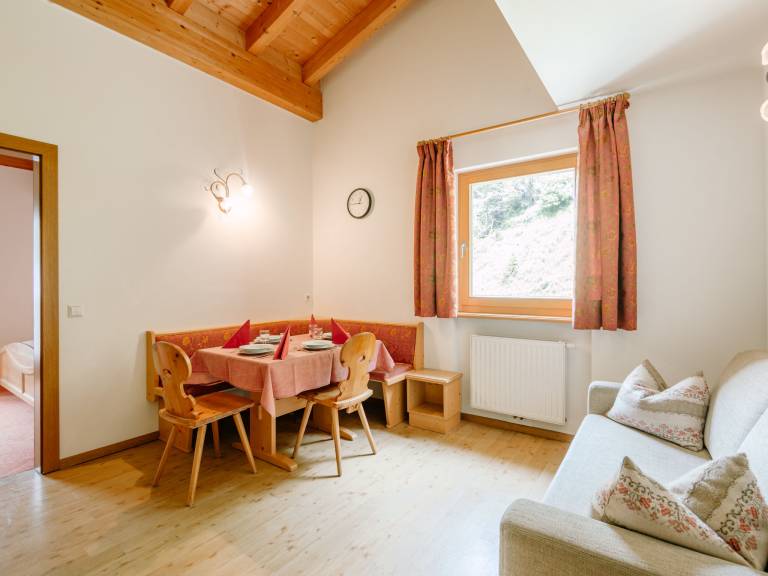 Holiday apartment with terrace, sauna & yard | Mountain view — photo 5