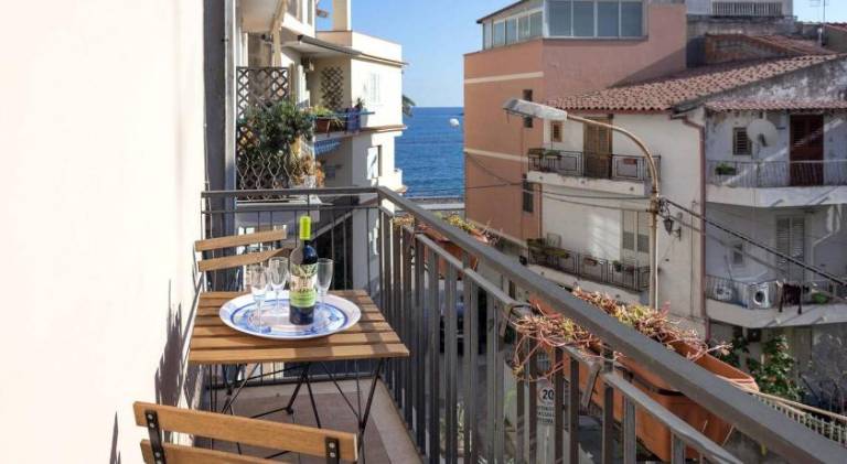 Vacation home with 2 rooms for 4 persons in Taormina