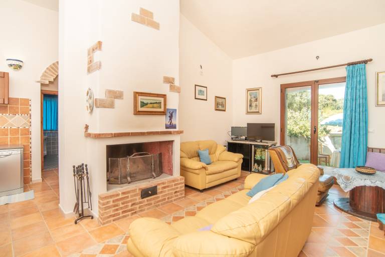 Family-friendly charming apartment with patio, garden & grill | Sea view | Dogs allowed — photo 3