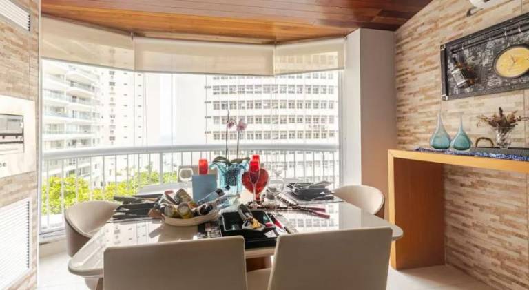 Charming holiday apartment with pool | Beach nearby | Pets allowed in Guarujá