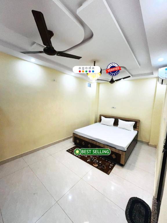 Goroomgo Kashi Residency Varanasi - Near Assi Ghat in Tola