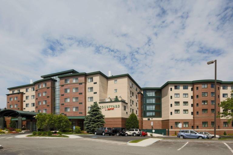 Courtyard by Marriott Boston Waltham in Waltham, MA
