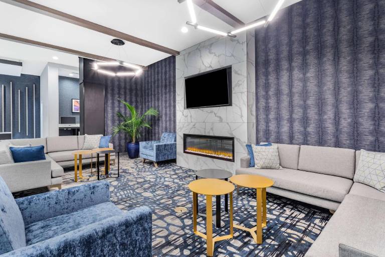 LaQuinta Suites by Wyndham South Bend Notre Dame Area — photo 2