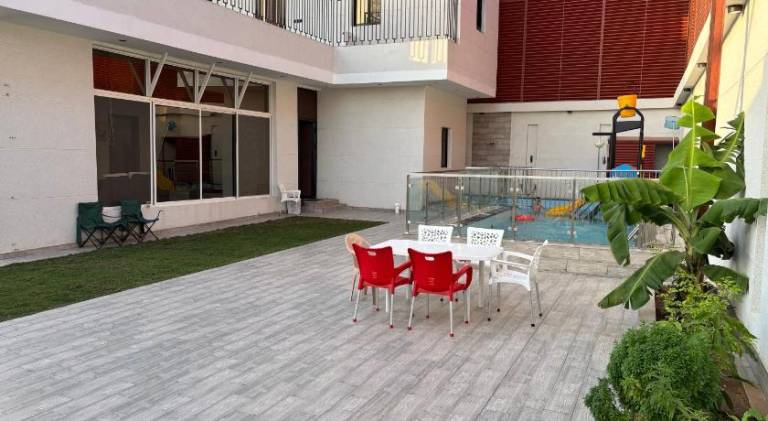 Nice chalet with private pool, yard & BBQ | Perfect for remote work | Pets allowed — photo 5