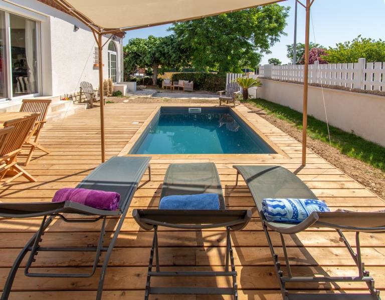Fully equipped beautiful villa with garden, private pool & patio | Pets allowed — photo 4