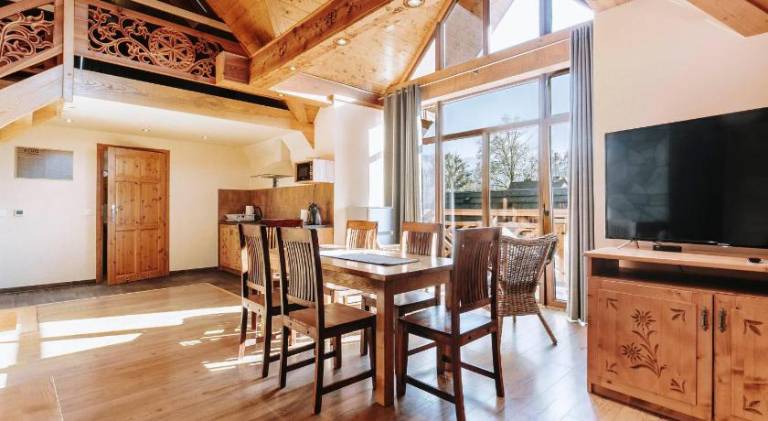 Chalet with terrace, yard & barbecue — photo 5