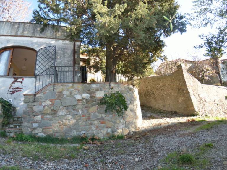 House with garden, terrace & barbeque — photo 4