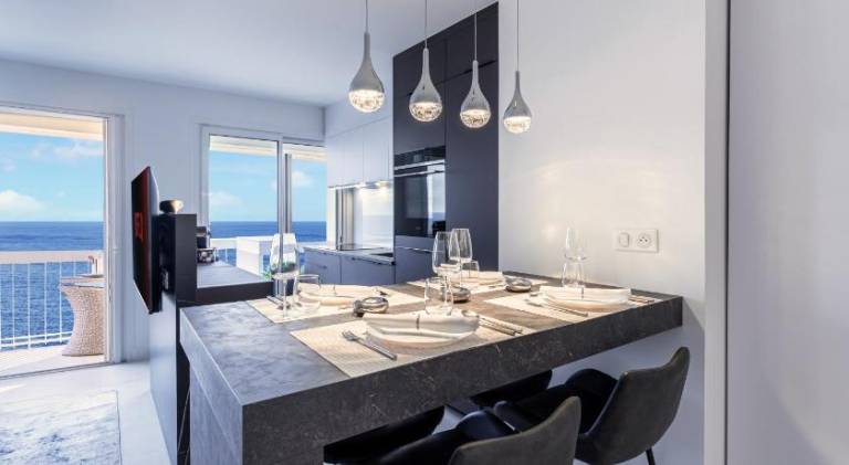 Luxury Top Floor Sea View Downtown Cap d'Ail — photo 3