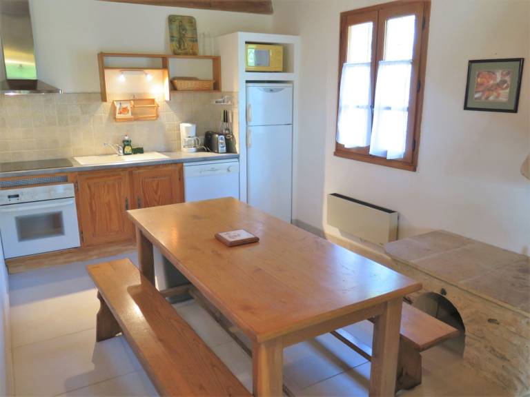 Fully equipped vacation home with private pool, terrace & grill | Dogs allowed — photo 4
