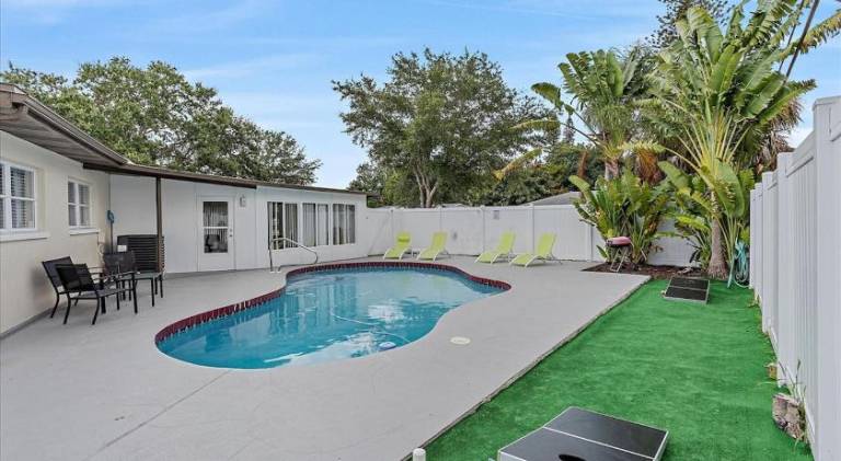 Villa with pool in Bradenton, FL