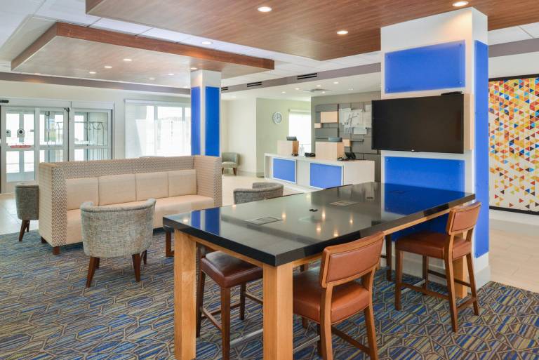 Holiday Inn Express & Suites - Chadron By IHG — photo 3