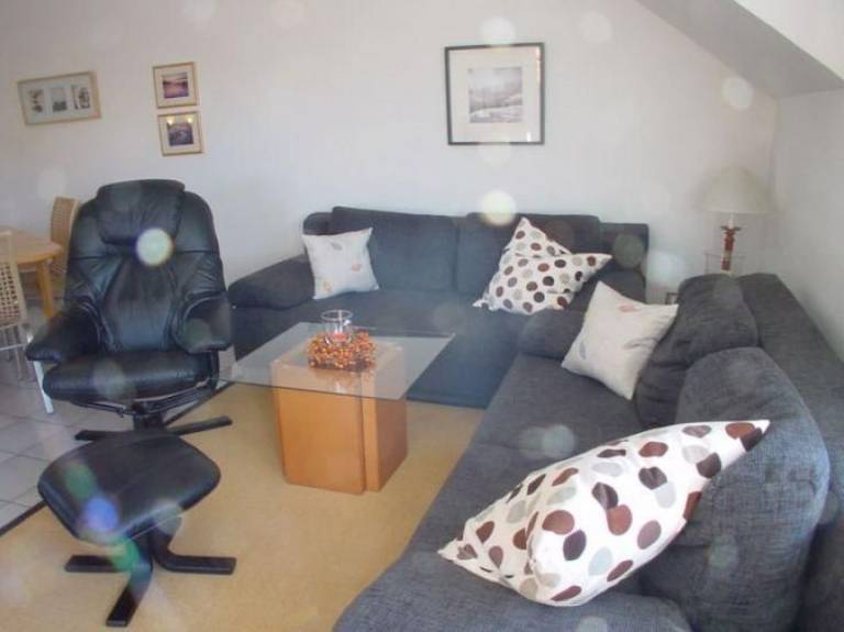 Großzügig geschnittene Ferienwohnung mit Balkon, Garten und Kamin in Petersdorf auf Fehmarn — photo 2