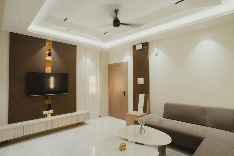 Luxe 3Bhk/Assi Road & 10 Mins to temple in Tola