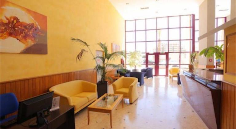 Holiday apartment with pool & yard — photo 4