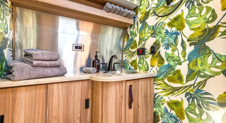 Beachfront California Coast Airstream-Luxury — photo 4