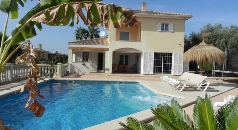 Villa with pool & hot tub in Palma de Mallorca