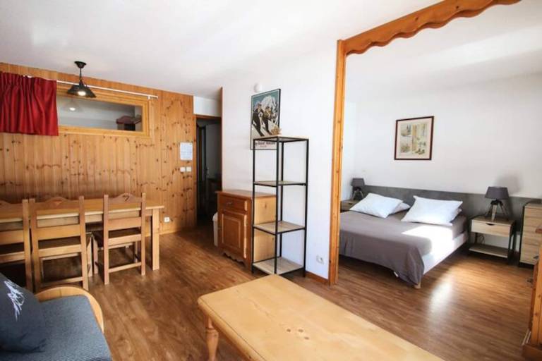Holiday apartment with terrace & pool | Next to the ski | Pet-friendly — photo 2
