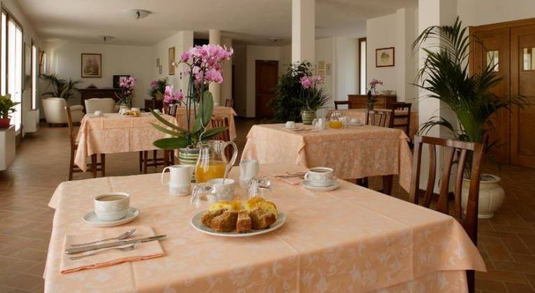 Nice farm with patio & yard | Pets allowed — photo 3