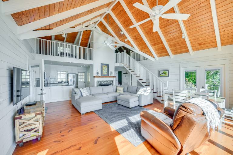 Dock + Panoramic Views: Guntersville Lake Retreat! — photo 4