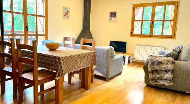 Rental apartment with 2 rooms for 4 persons in Lleida