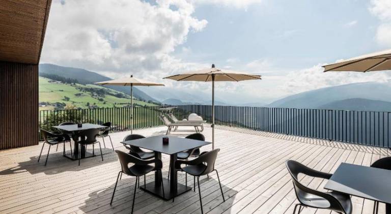 Serviced apartment with yard, sauna & terrace — photo 5