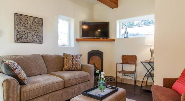 Vacation home with jacuzzi | Pet-friendly — photo 2