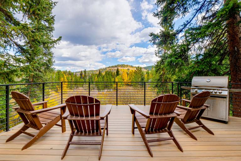 1 Mi to Ski Lift: Mtn-View Breck Home w/ Hot Tub! — photo 2