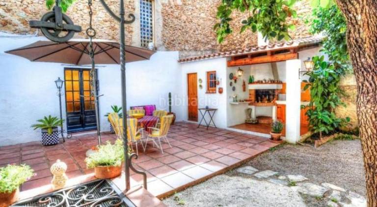 House with yard, barbeque & patio in Sant Feliu de Guíxols
