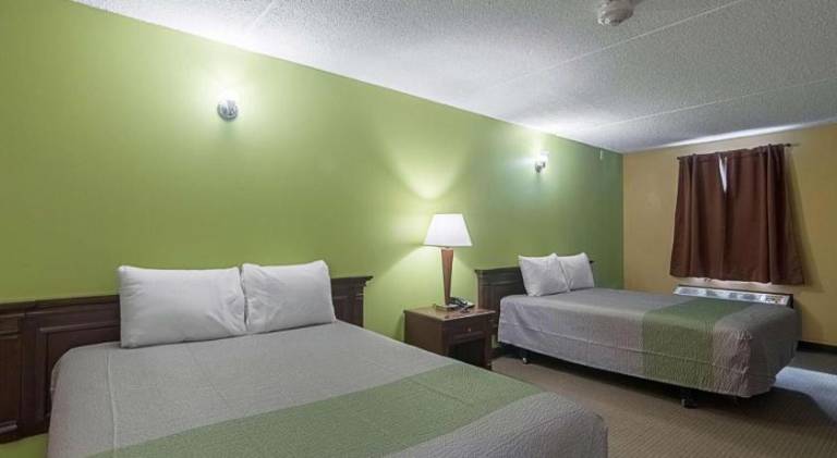 Lone star inn in Sherman, TX